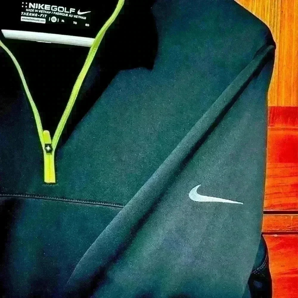 Boy’s Nike Golf quarter zip - XL - Picture 3 of 6